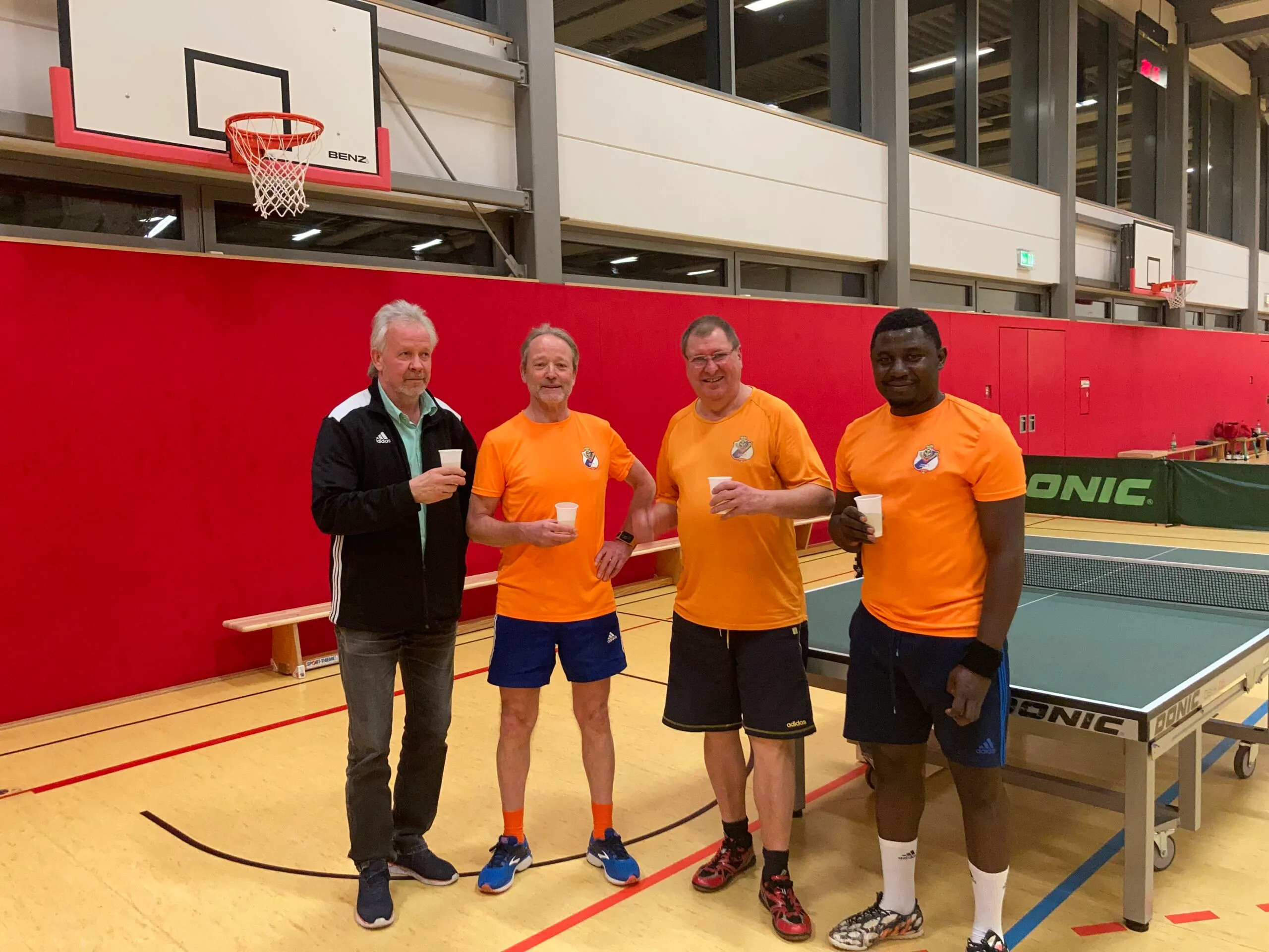 Spieler des SVH in der Sporthalle